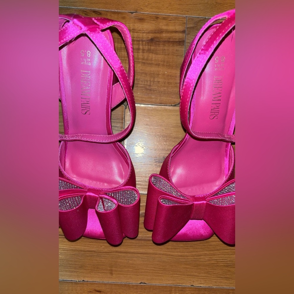 Dream Pairs Pink Bow Heels